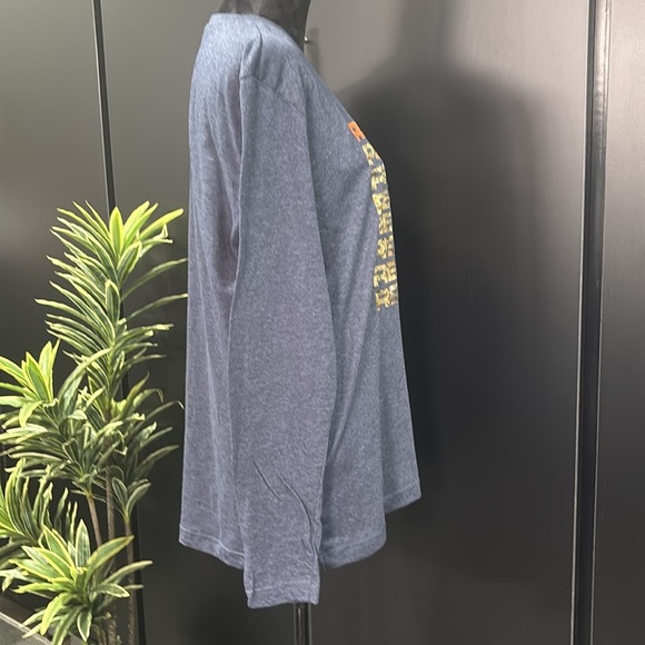 Realtree Stacked Logo graphic camo crewneck, soft, double needle finish - Picture 4 of 7